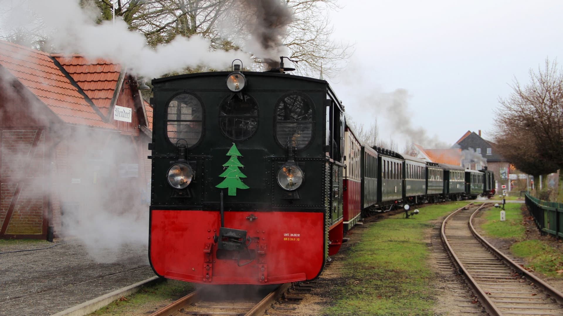 Dampfzugfahrt mit der Museums-Eisenbahn zum Erdbeer Markt (Hin&Rück) - Teatro en Bruchhausen-Vilsen