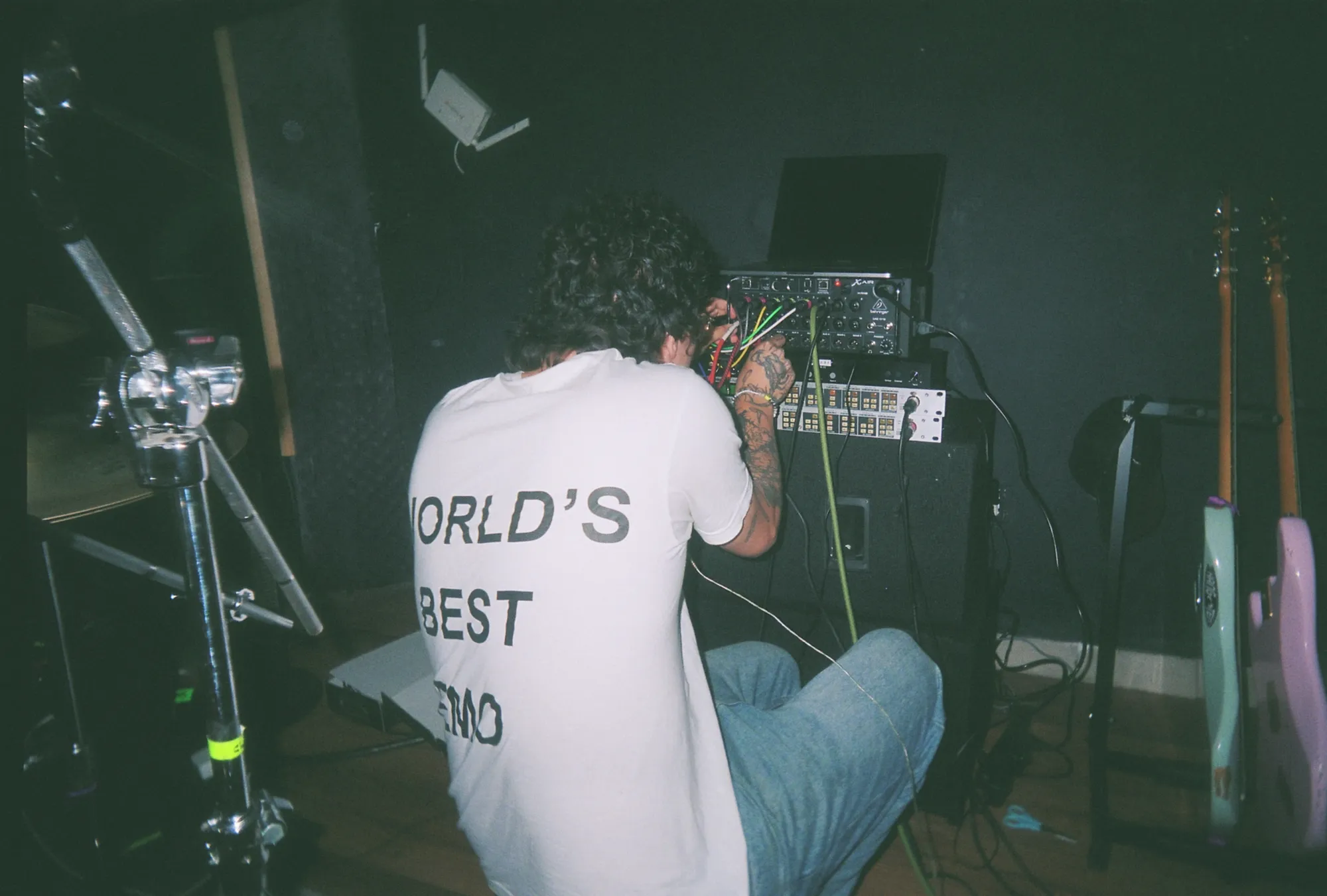 El proceso de grabación del nuevo EP de San Venus en su estudio La Catedral