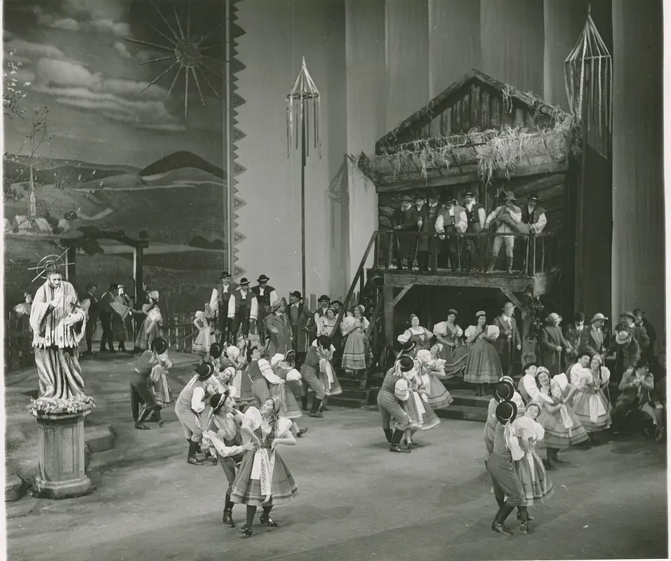 Photo Milan. Teatro alla Scala, 1958-59 season. Scene from Act I of the opera The Bartered Bride by Bedřich Smetana 1959