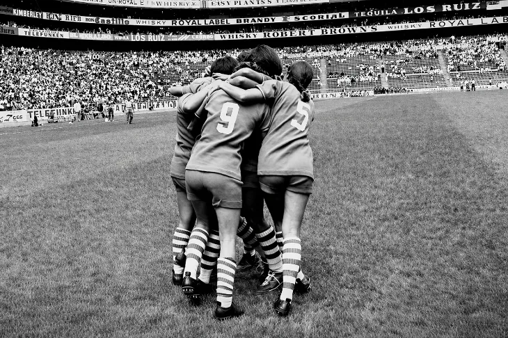 ENTRE GOLES Y RESISTENCIA: ELLAS EN LA CANCHA