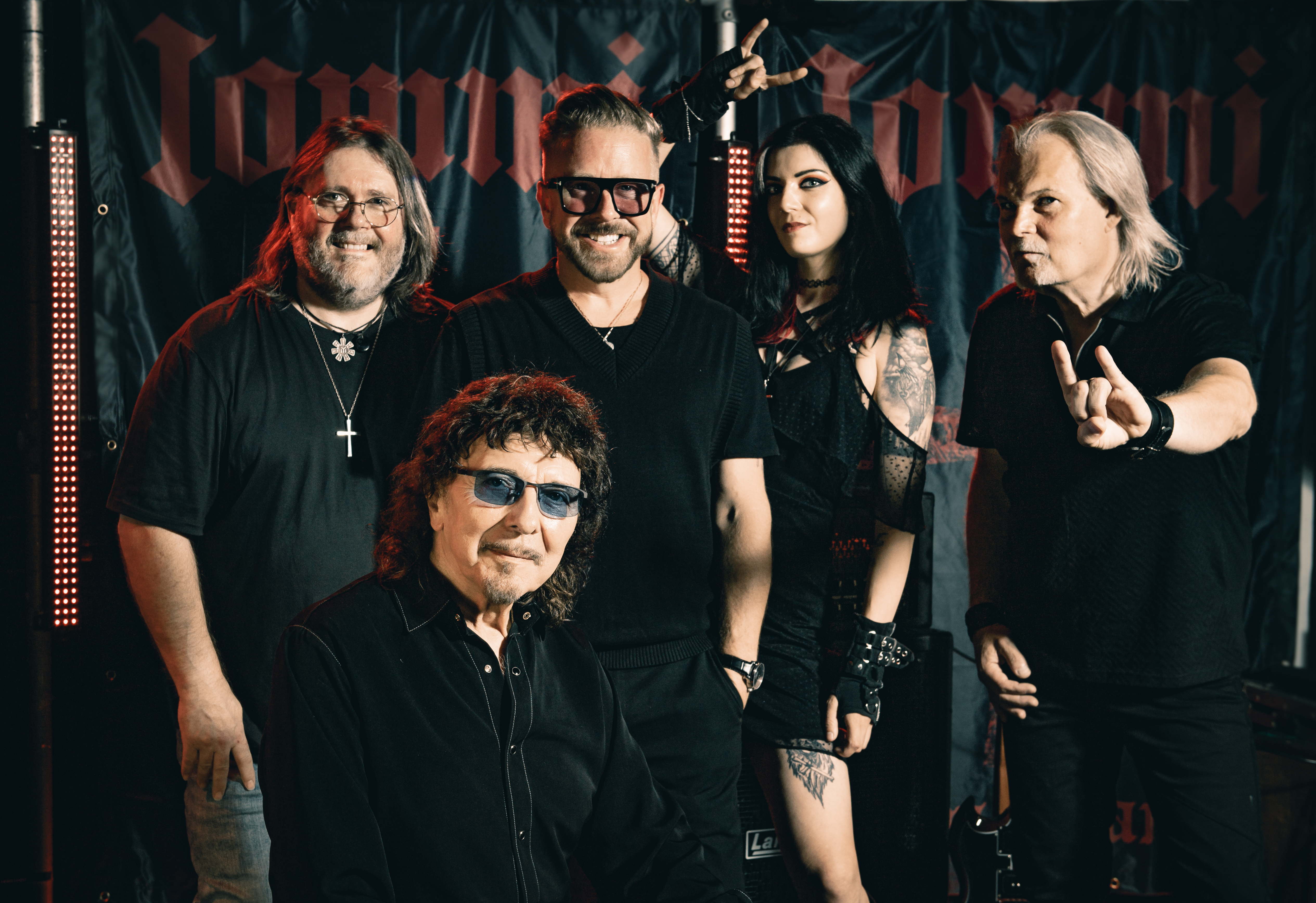 Tony Iommi regresa en solitario con el lanzamiento de su nuevo álbum From The Dark