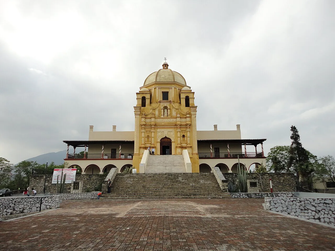 This is a photo of a monument in Mexico, identified by ID