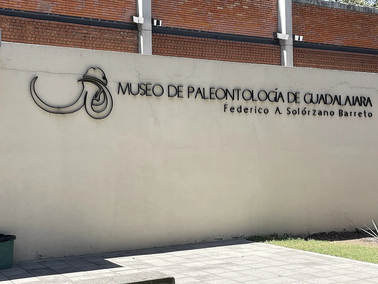 Fachada del Museo de Paleontología de Guadalajara