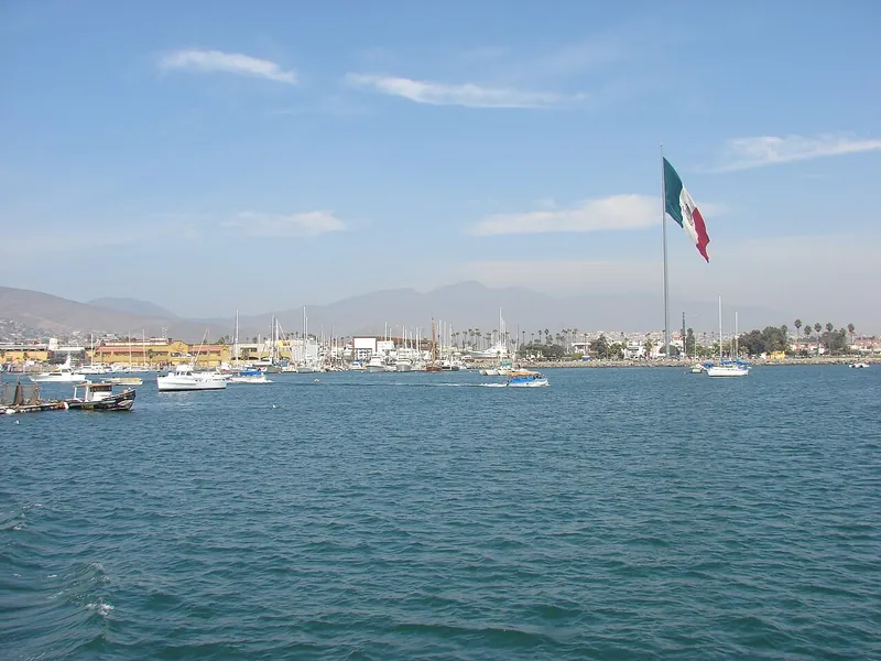 Bandera Monumental