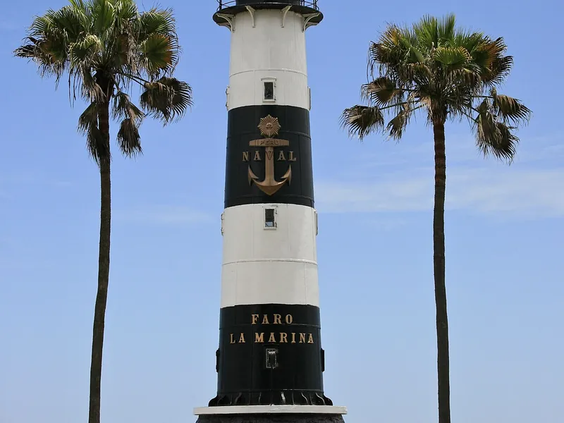Faro La Marina
