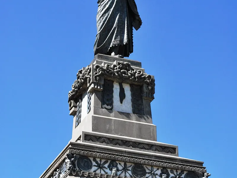 Monumento a Cuauhtémoc